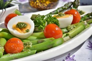 eggs, tomatoes, asparagus foods to eat in intermittent fasting and atkins diet